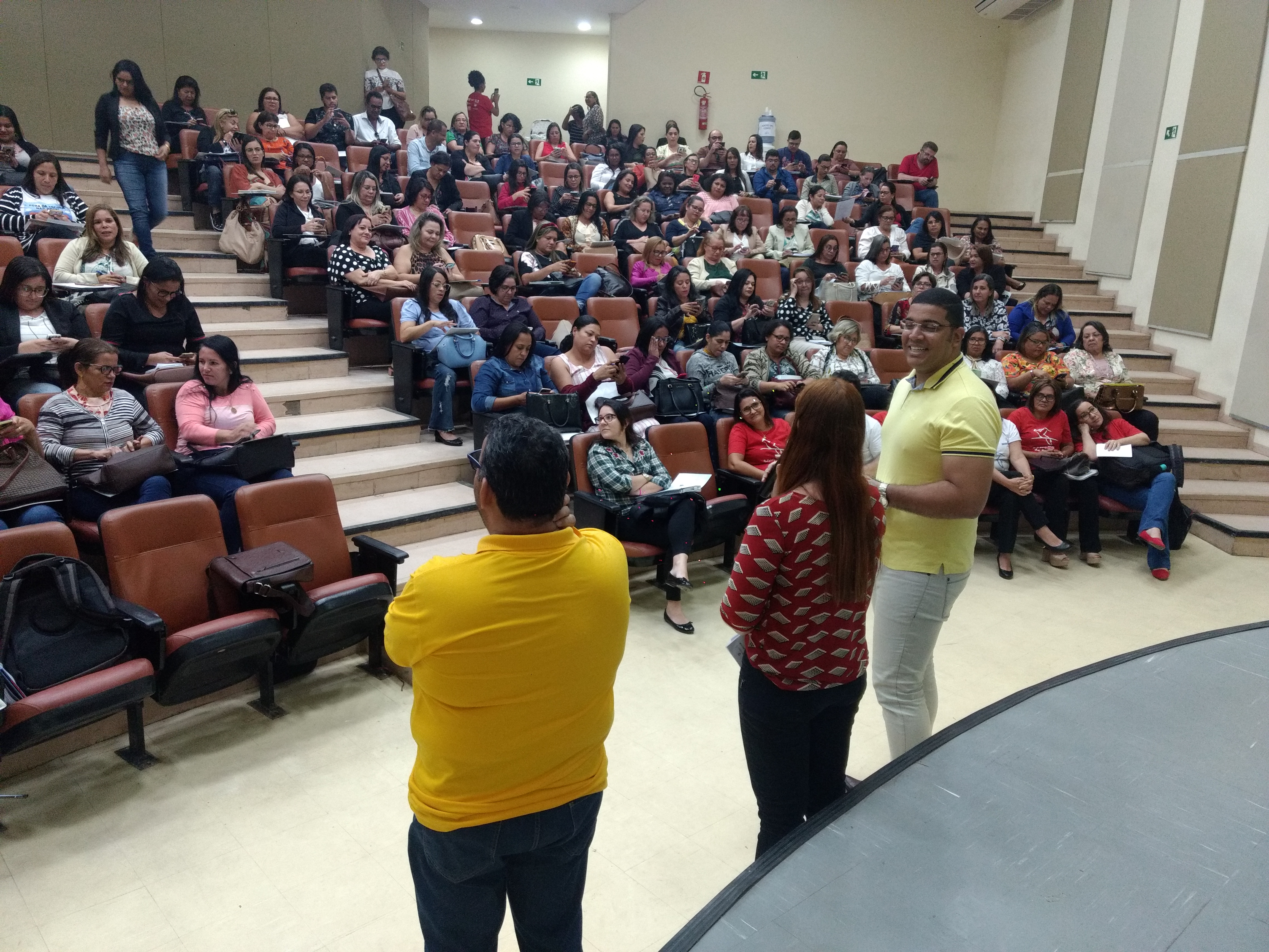 seminário sobre área de linguagens no Novo Currículo Alagoano