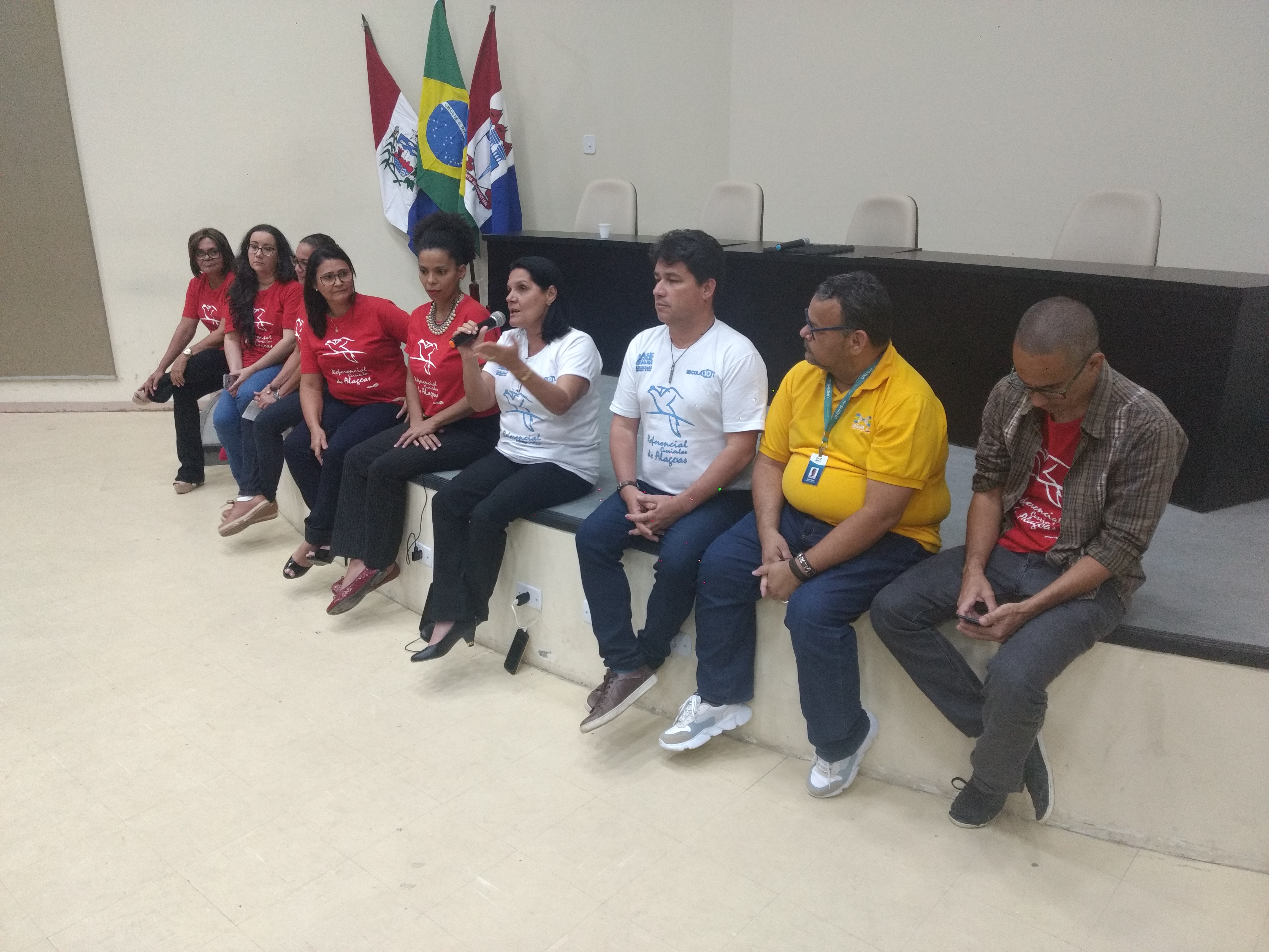 seminário sobre área de linguagens no Novo Currículo Alagoano